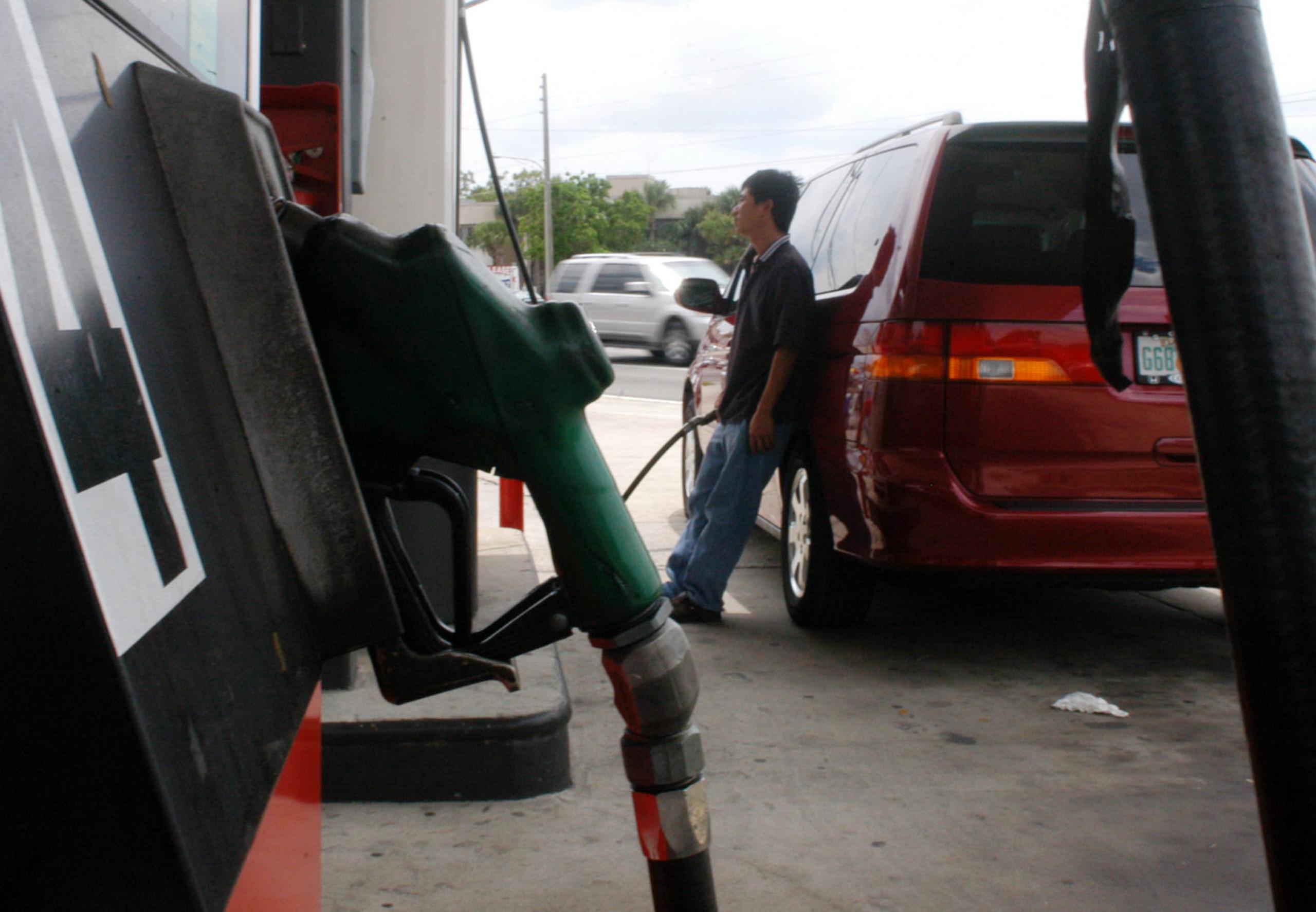 La eliminación de la "crudita" provocaría una baja en precio en la gasolina, el gas y otros derivados del petróleo.