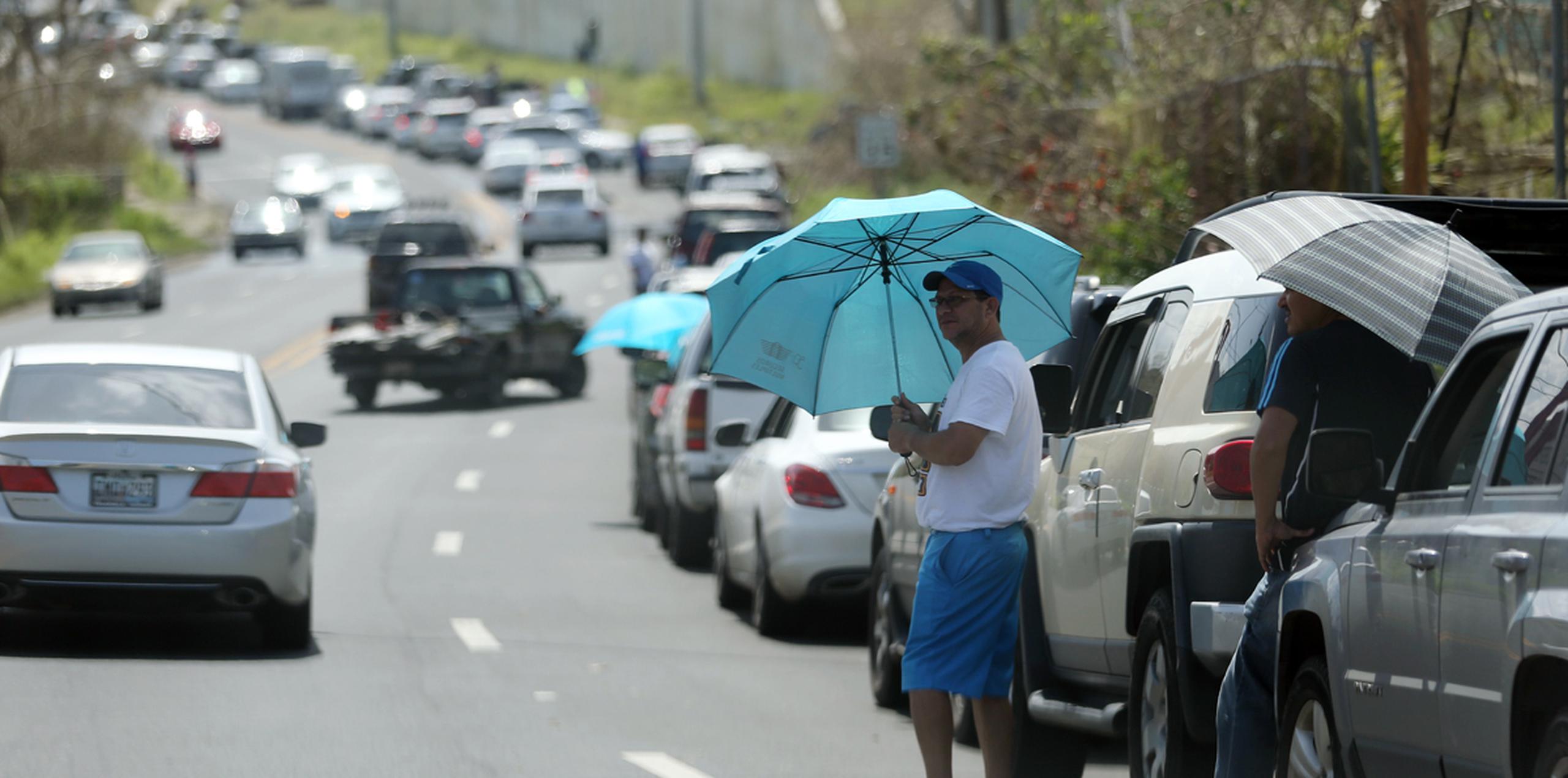 Interminables filas se han reportado a través de toda la Isla en las estaciones de combustible. (juan.martinez@gfrmedia.com)
