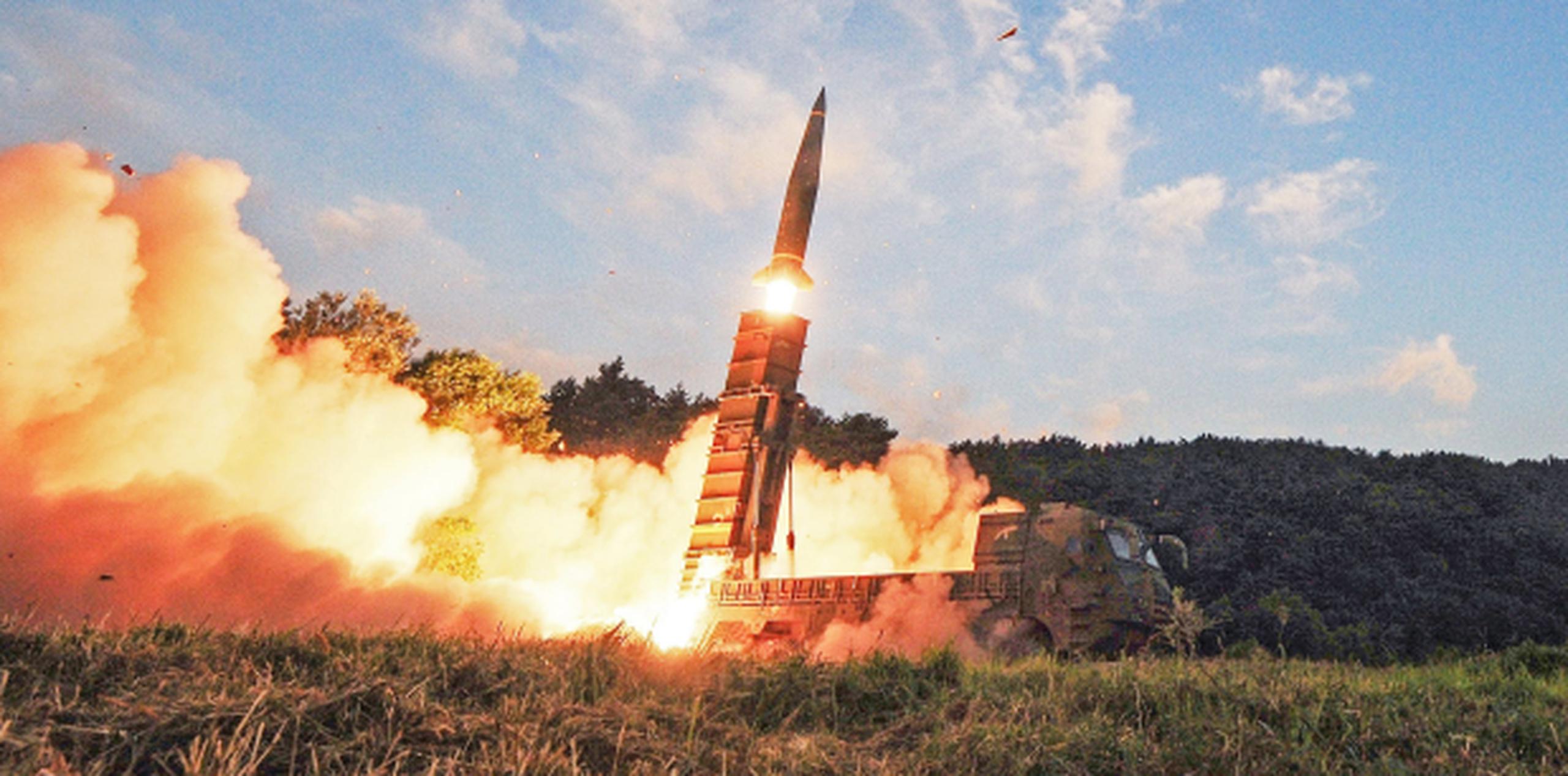 El ministerio de Defensa de Corea del Sur dijo que su ejército realizó un ejercicio de misiles balísticos con munición real en respuesta al lanzamiento por parte de Pyongyang.  (Archivo)