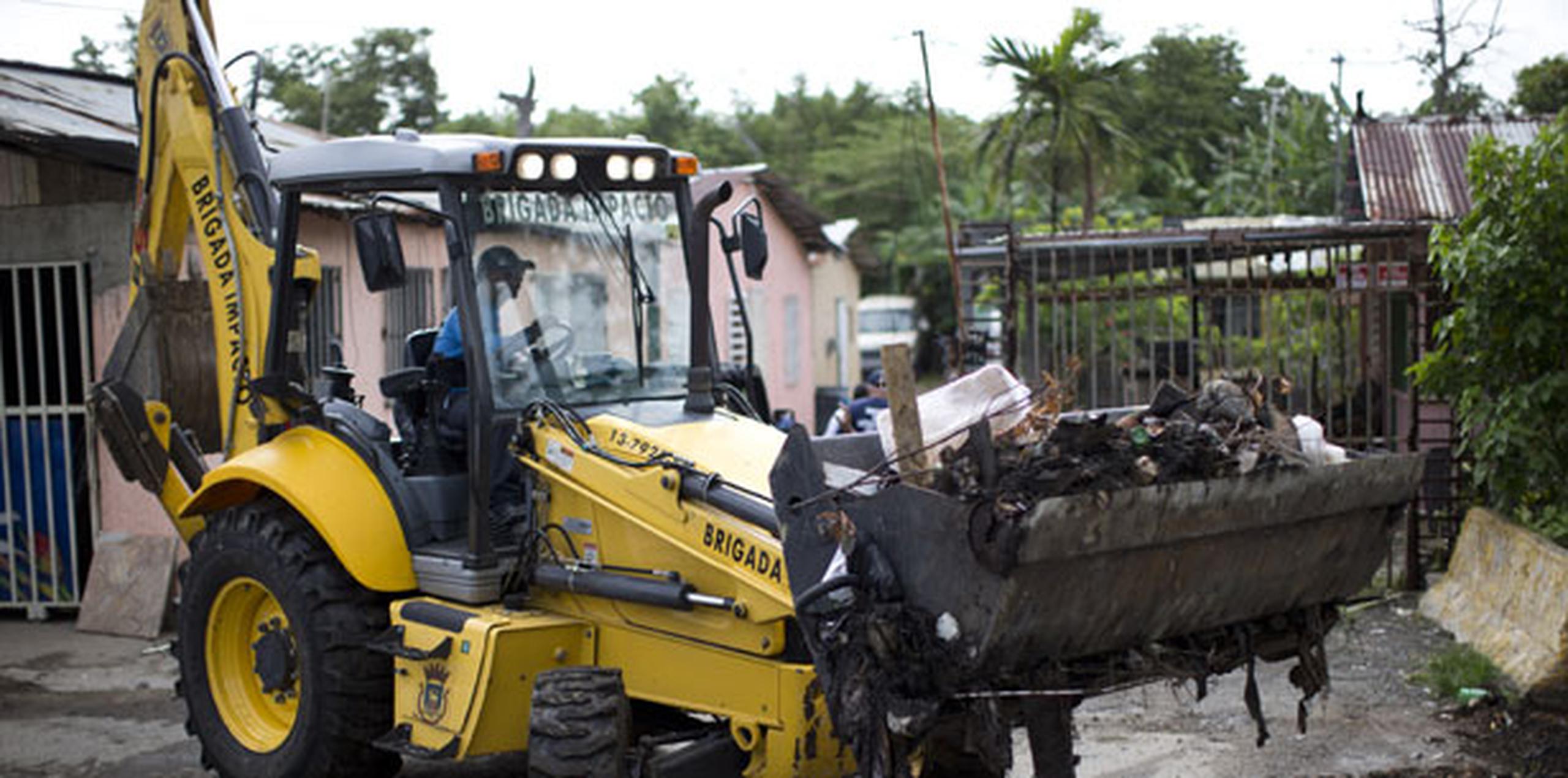Hoy se recogieron 301,240 libras de escombros a través de todo San Juan. (Archivo)