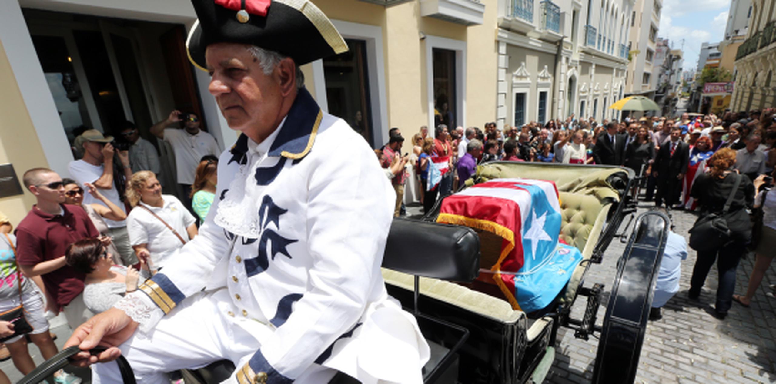 Reciben restos de Ramón Power y Giralt en la Legislatura VÍDEO y FOTOS