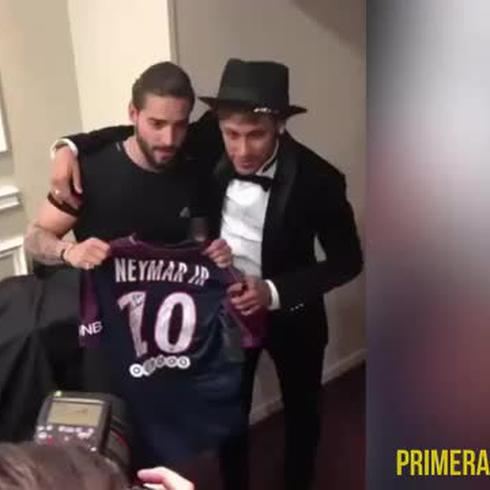 Emocionado Neymar cuando Maluma cantó en su cumpleaños