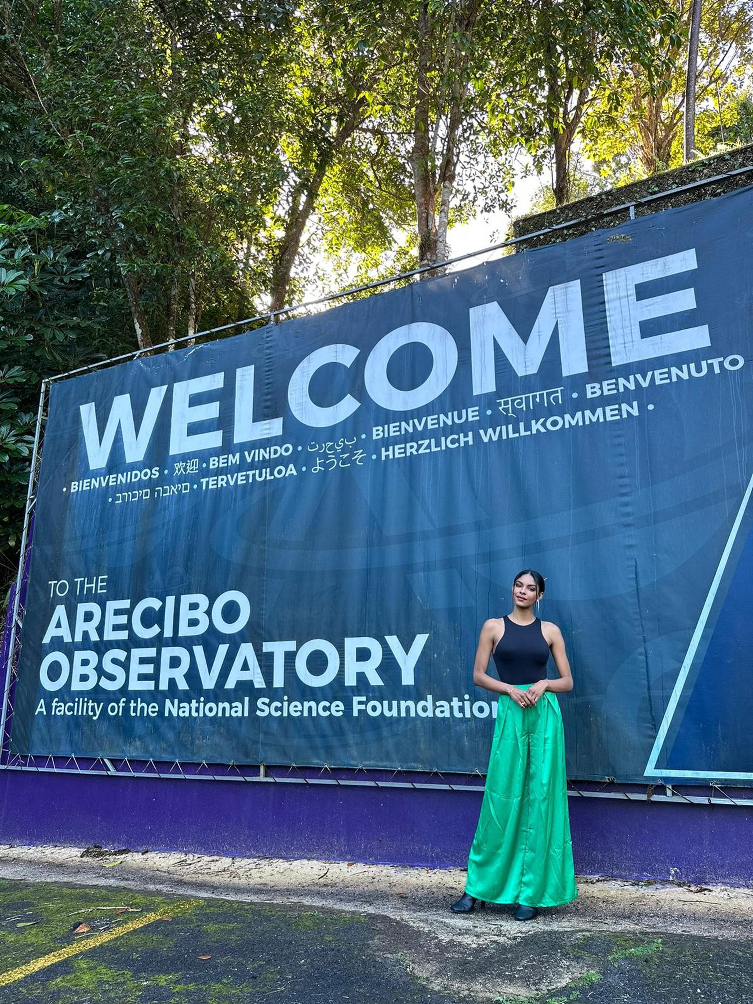 Ashley Ann Cariño Barreto durante su visita en el Observatorio de Arecibo.