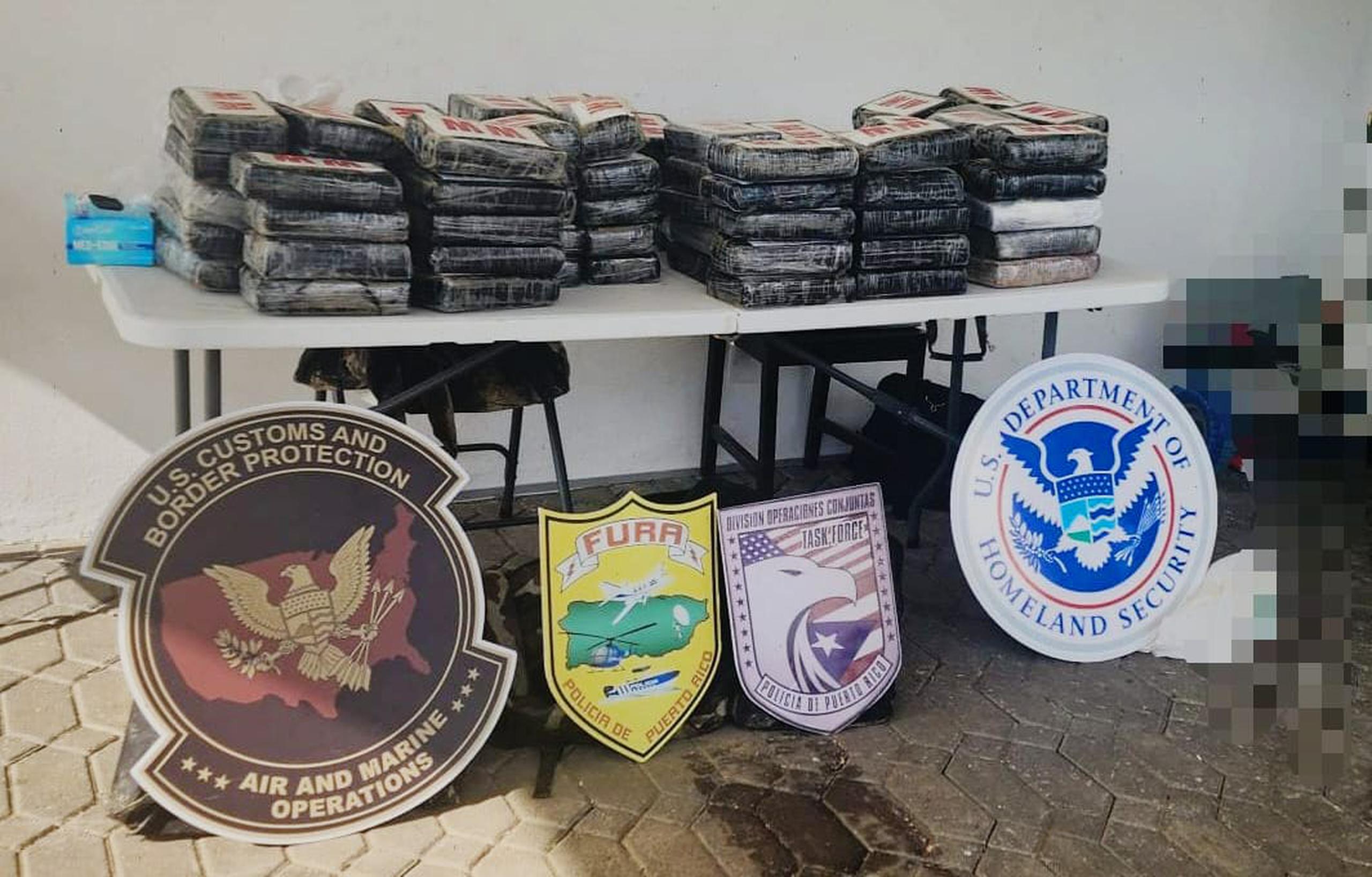 El cargamento de cocaína fue ocupado en una embarcación de fabricación casera en los predios del cayo Las Yayí, en Vieques, donde arrestaron a tres jóvenes.