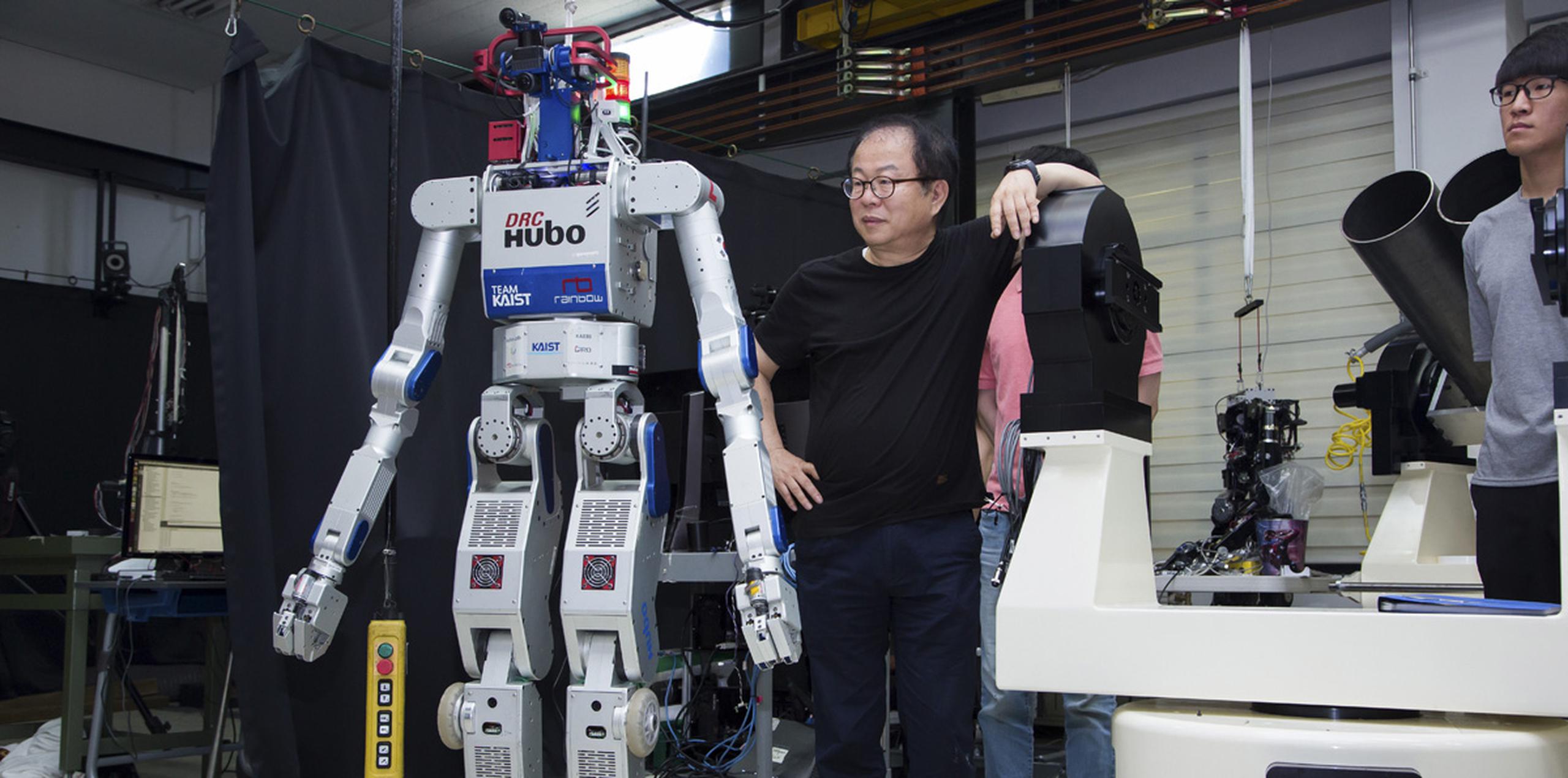 Hubo, cuya primera versión 'nació' hace doce años, ganó en 2015 el primer premio de robótica concedido por el Departamento de Defensa de Estados Unidos en una competición en la que participaron robots japoneses, italianos e incluso uno estadounidense desarrollado por la Agencia Espacial (NASA). (EFE)