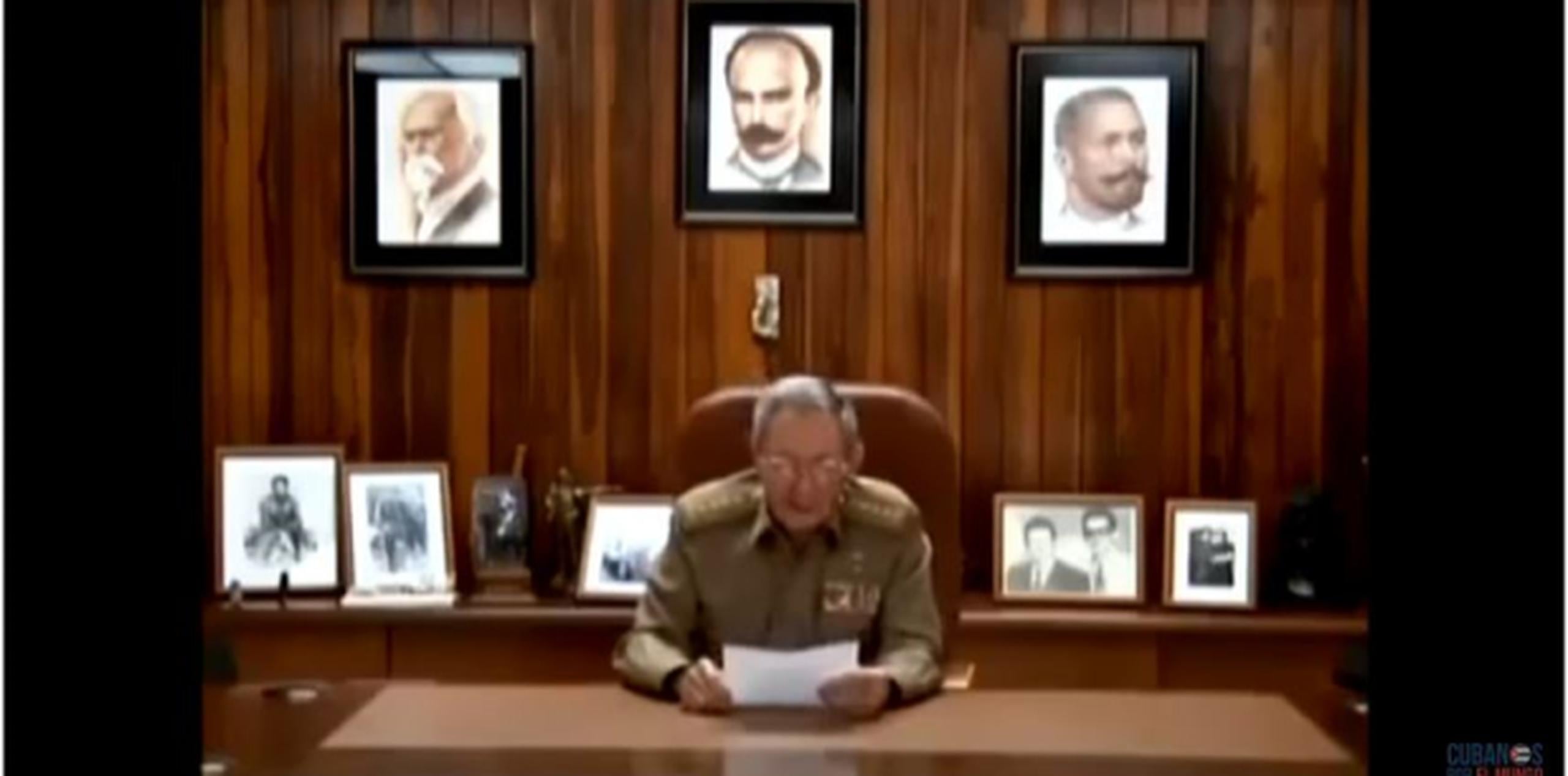 Raúl Castro anuncia al pueblo cubano y el mundo la muerte de su hermano Fidel. (Captura)