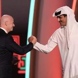Qatar celebra el sorteo para el Mundial FIFA entre protestas