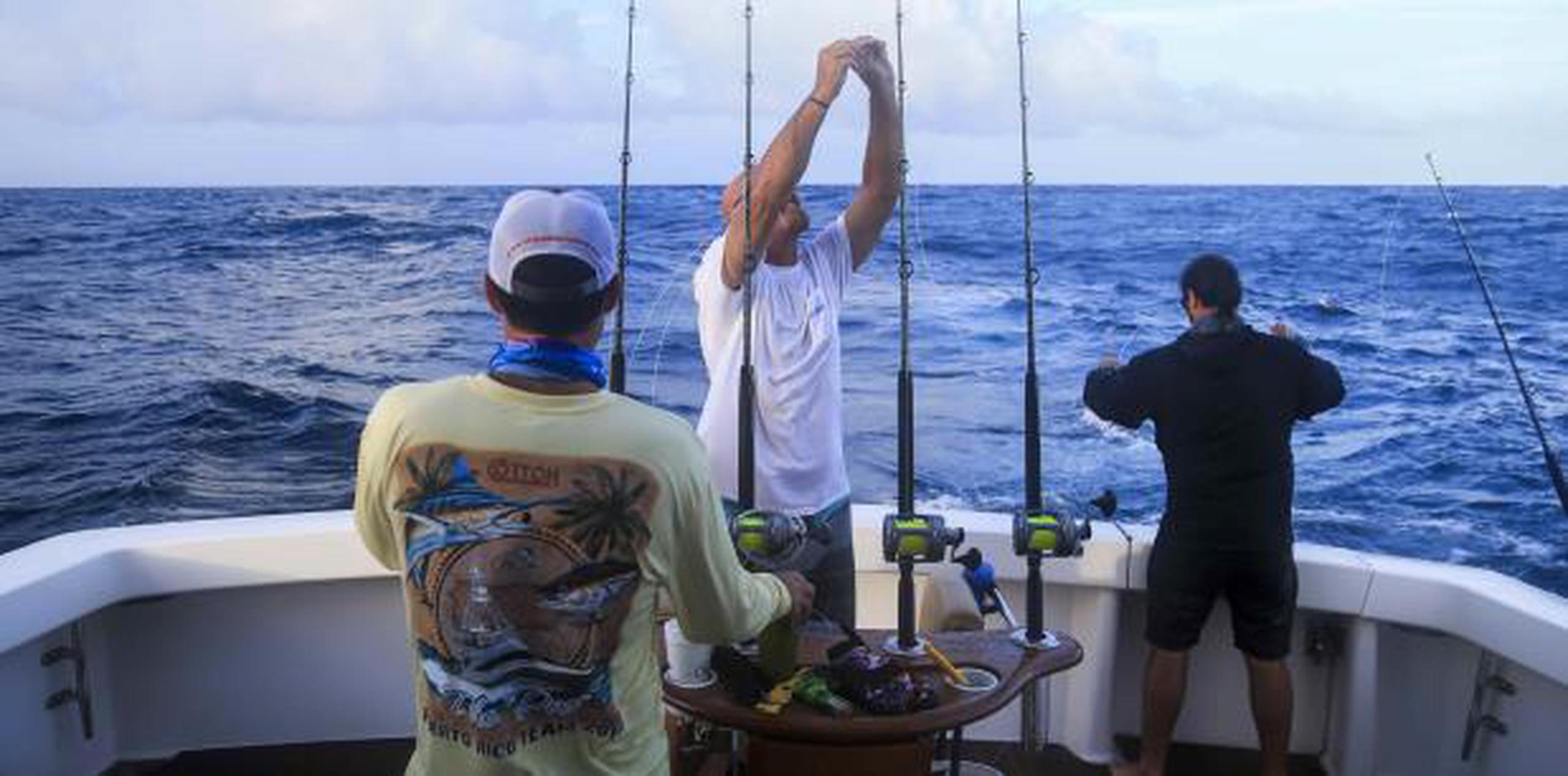 "Al final de esta segunda etapa, debemos haber impactado unos 100 pescadores alrededor de la isla" dijo el secretario del Departamento de Agricultura Carlos Flores. (Archivo)