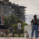 Miami entre la esperanza y desesperación tras derrumbe del edificio Champlain Towers