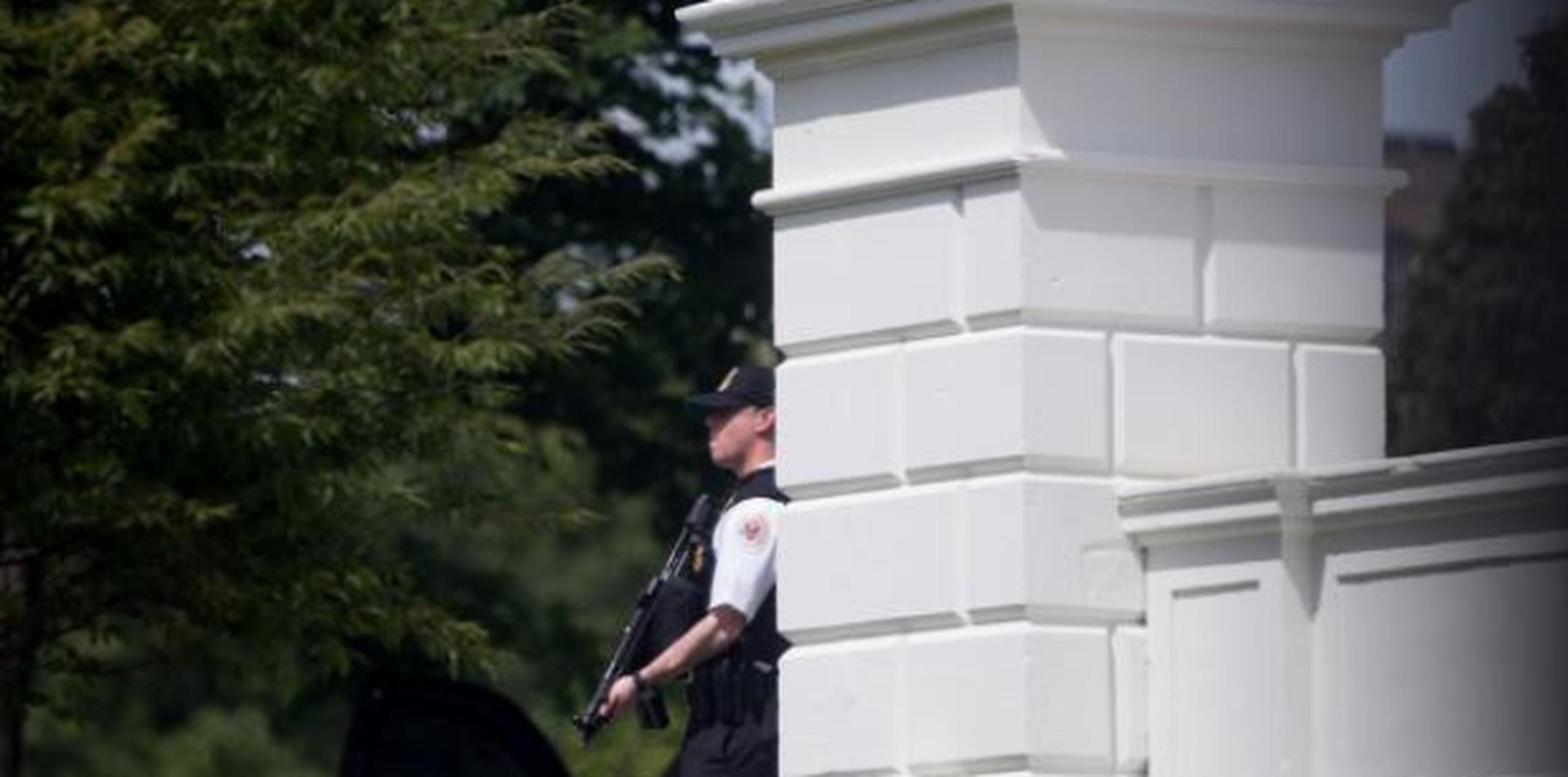 La mansión presidencial se encuentra a menos de un kilómetro del lugar que se encuentra bajo vigilancia de la Policía. (Archivo)