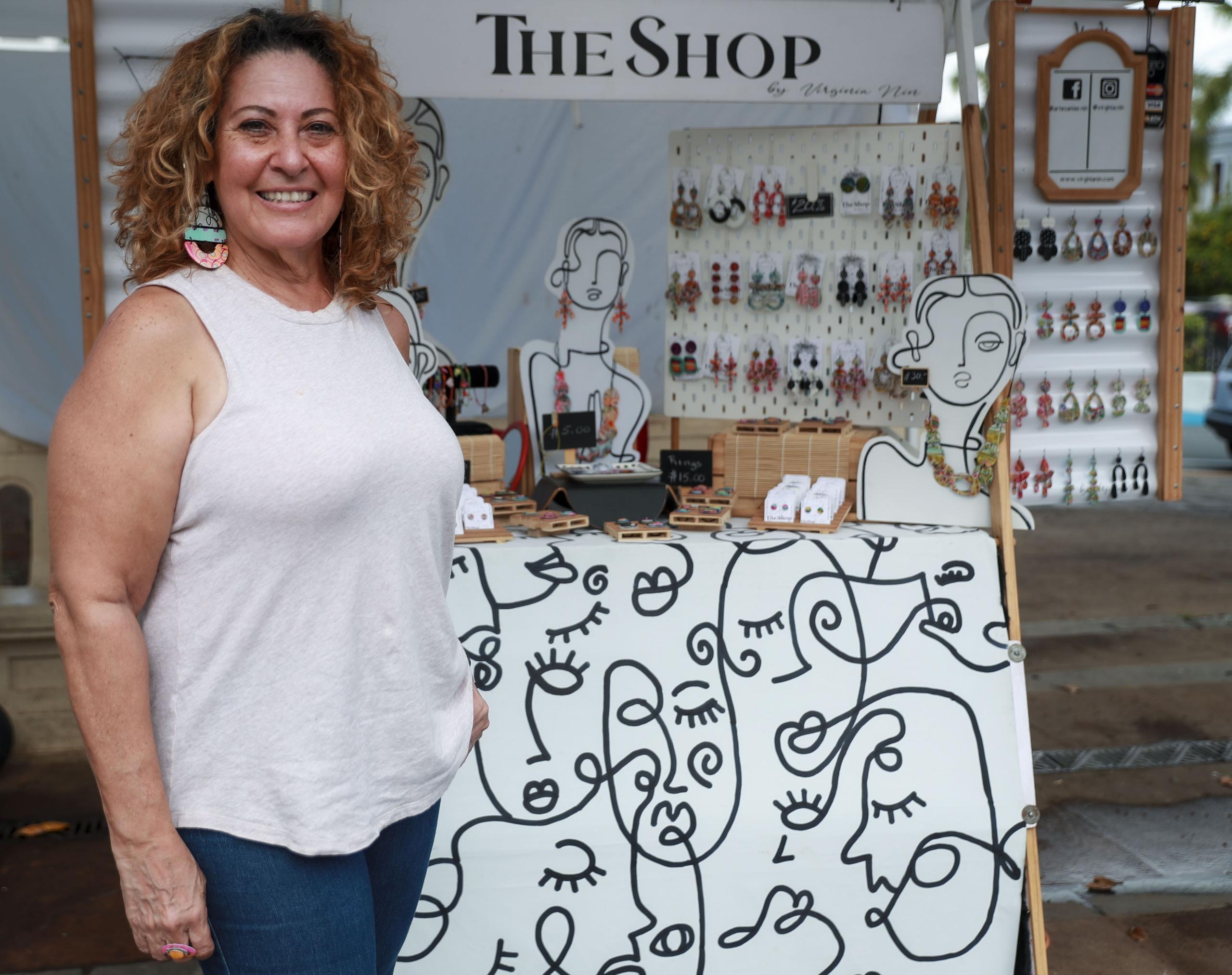 Desde el 2005, Virginia estableció su negocio Artesanías Nin, un proyecto que trabaja junto a su esposo.