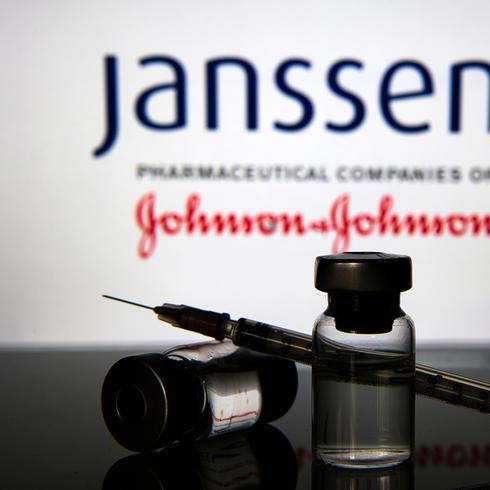 Salud explica por qué se pausó el uso de la vacuna de Johnson & Johnson