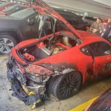 Porsche se incendia en estacionamiento de Plaza Las Américas