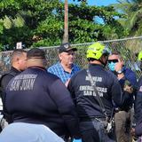 Policía Municipal de San Juan arresta hombres atrincherados en una guagua en Ocean Park 
