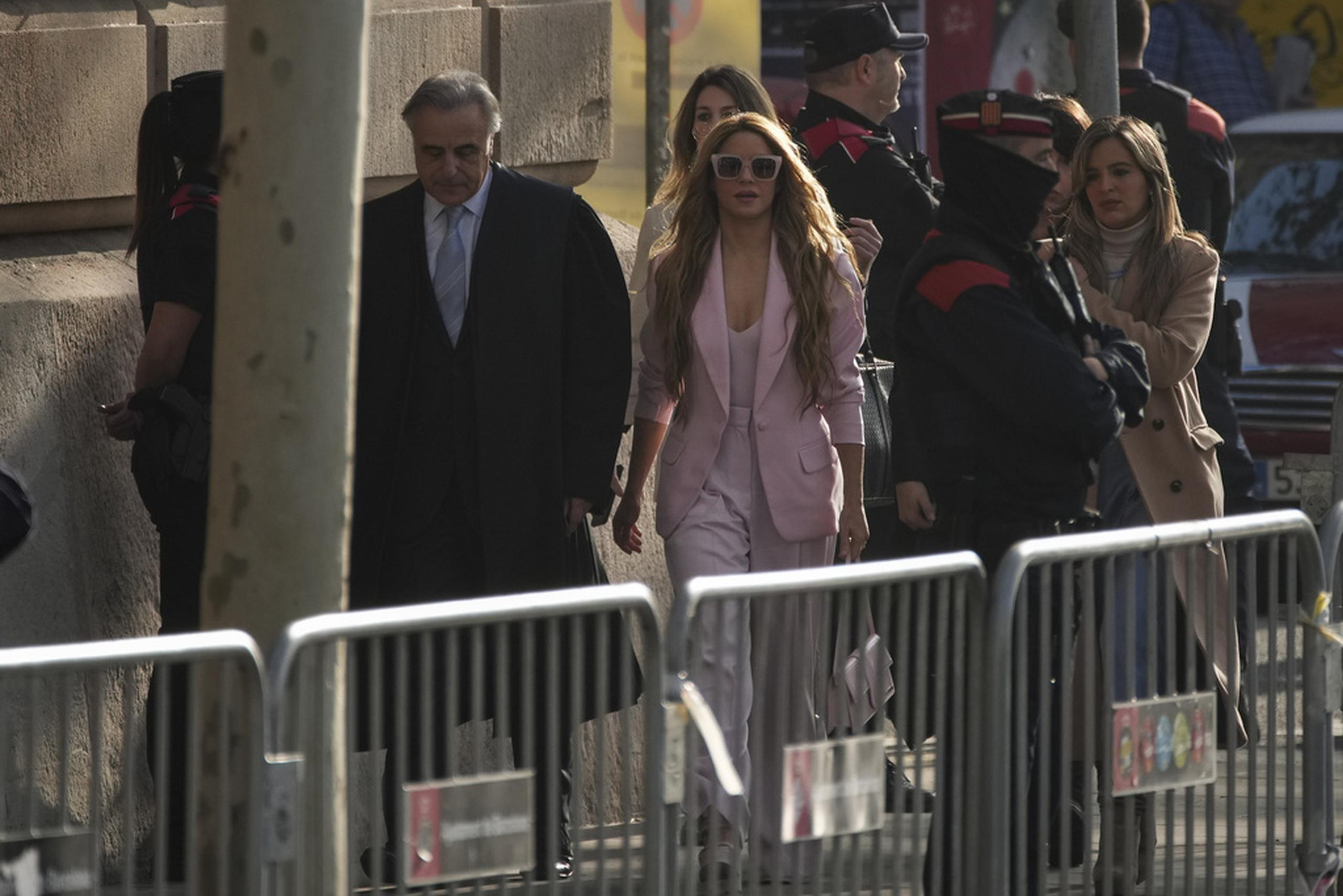 Shakira en su llegada a una corte en Barcelona, España, este lunes.