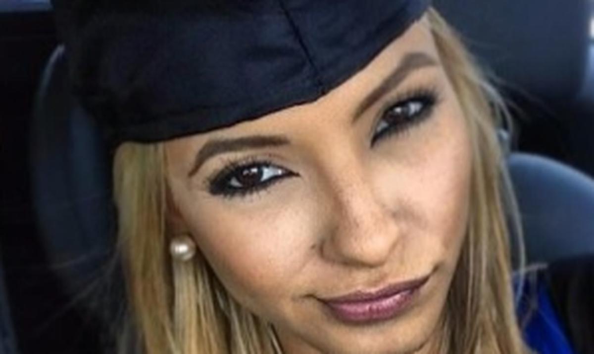 Patricia Corcino se gradúa de su bachillerato - Primera Hora