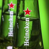 Heineken completa retirada de Rusia al vender su negocio por solo 1 euro