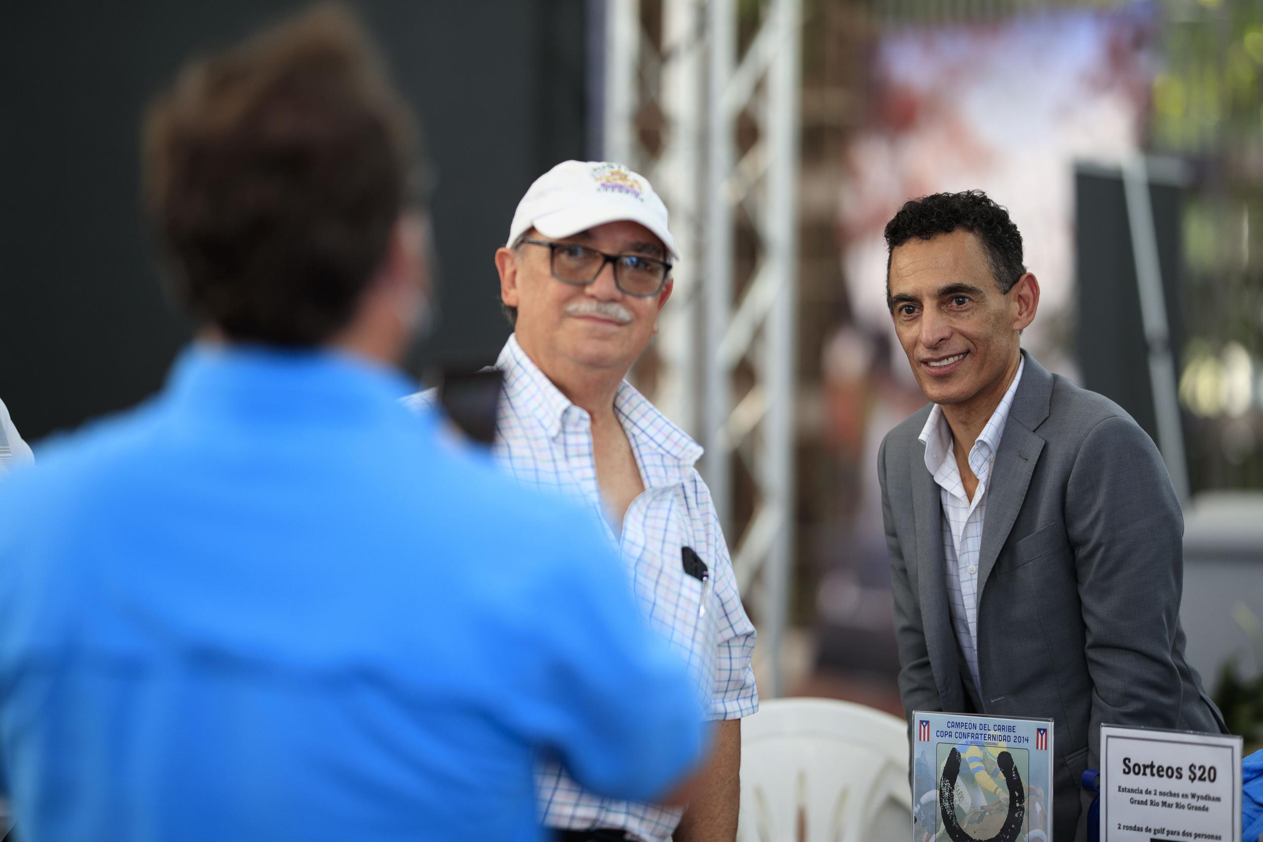 Con 50 años recién cumplidos, Veláquez (que esta tarde firmó autógrafos en Camarero) ha producido más de $500 millones con sus montas.