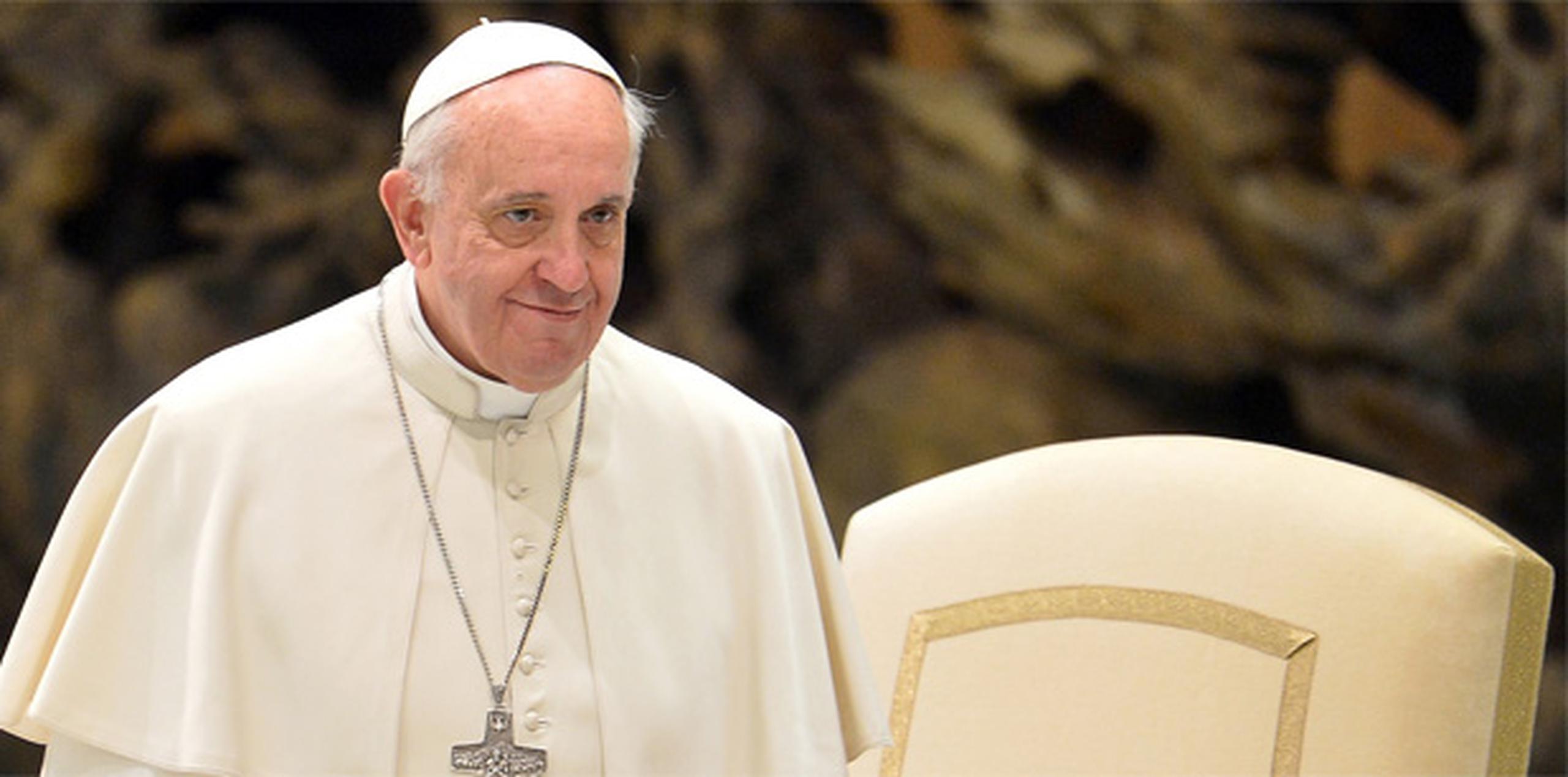 "El papa continúa como siempre con sus intensas actividades", indicó el portavoz del papa en un comunicado. (AFP)