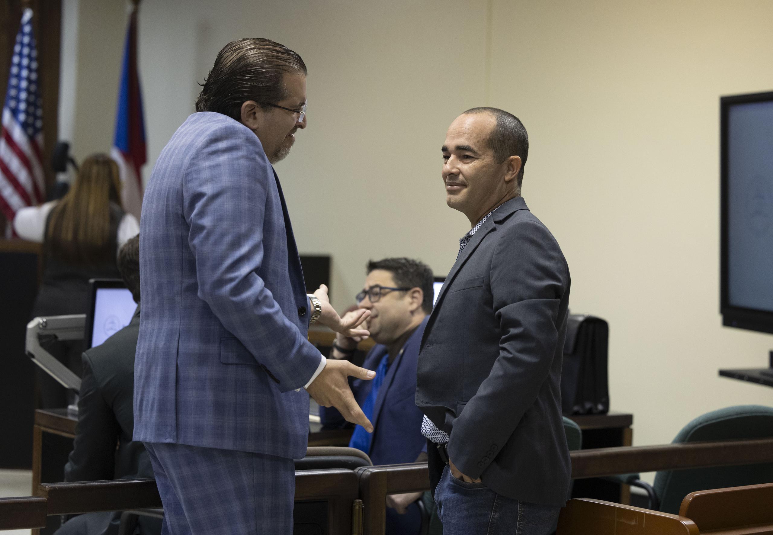 Eliezer Molina junto a uno de sus abogados, Gabriel Olivieri.