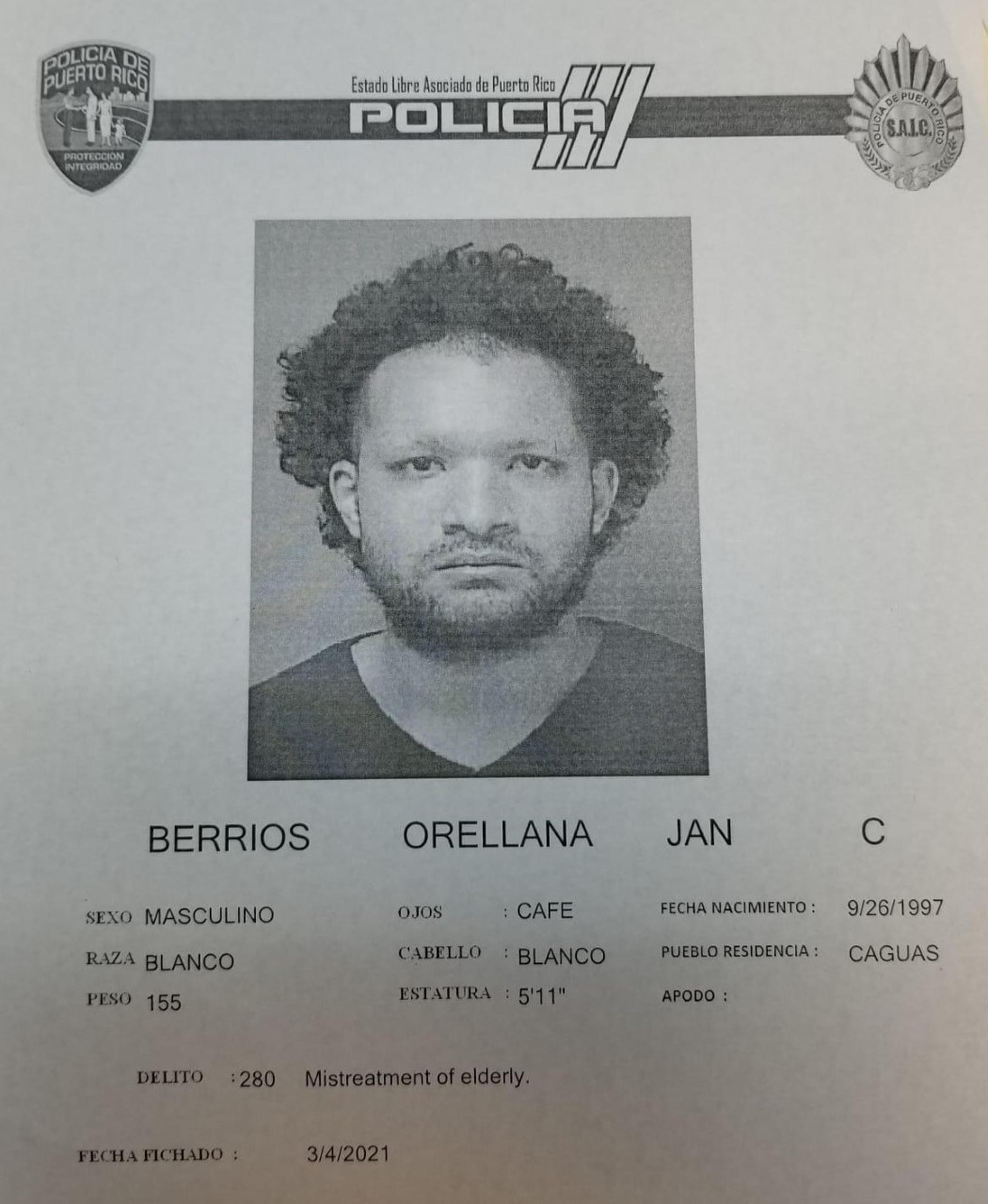 Contra Jan C. Berríos Orellana pesaba una orden de a arresto con una fianza impuesta de $50,000 expedida por la jueza Enid C. Rivera, por agredir a su abuela.