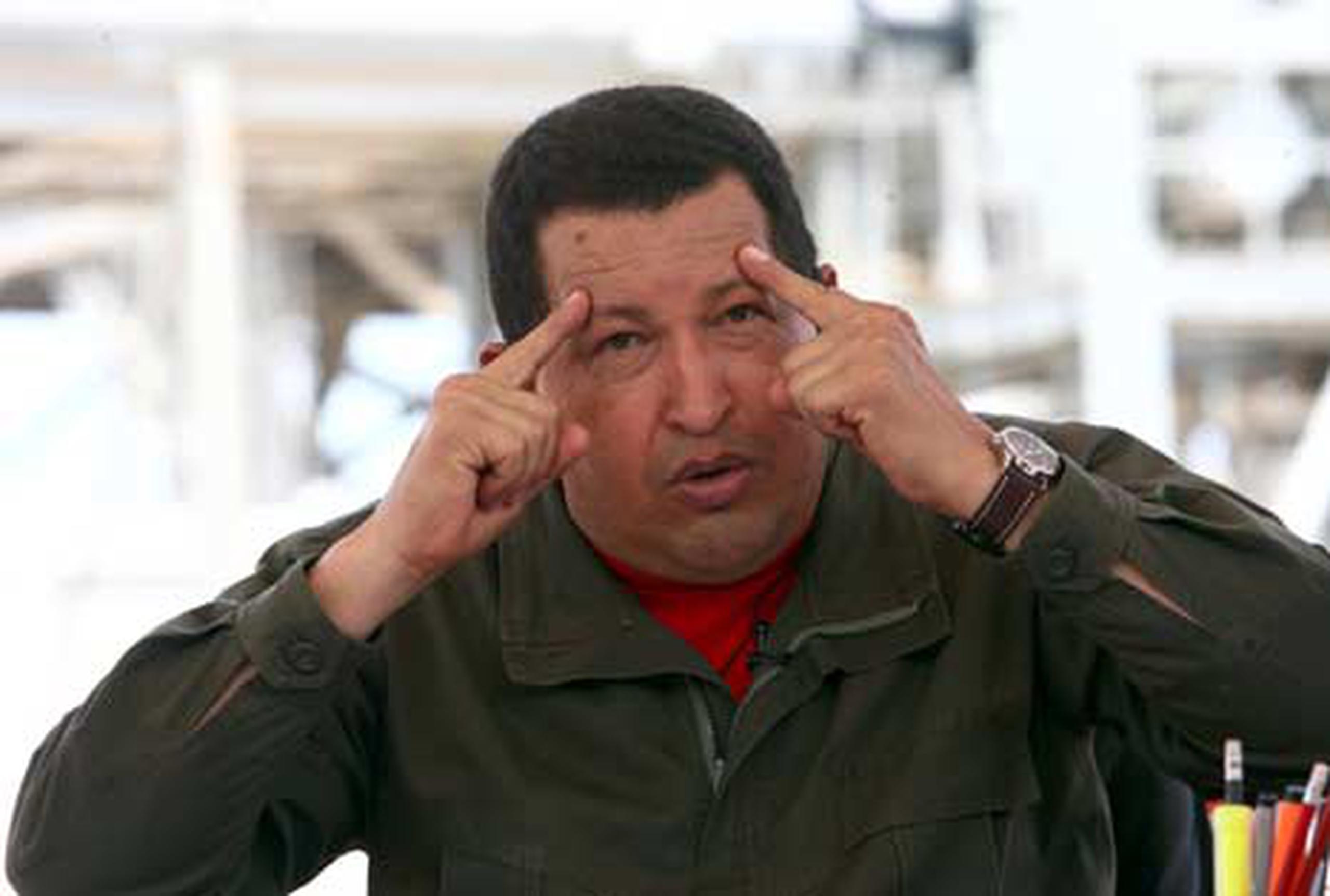 Hugo Chávez, quien ganó los comicios generales del 7 de octubre por un margen amplio, anunció el 8 de diciembre que le habían reaparecido células cancerígenas y que regresaba a Cuba para ser sometido a una cuarta operación, que esta vez era urgente. (Archivo)