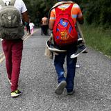 Jóvenes inmigrantes se hacen pasar por menores de edad para quedarse en Estados Unidos