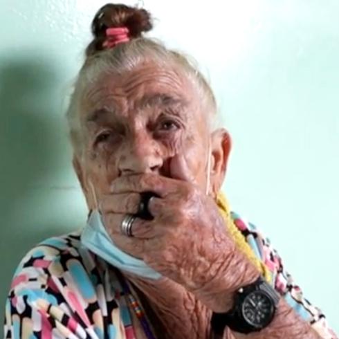 Anciana se preocupa por su casa al refugiarse en Cabo Rojo