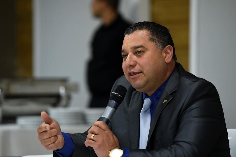 4. The mayor of Aguas Buenas, Javier García Pérez was arrested on May 5, 2021 for apparent public corruption. 