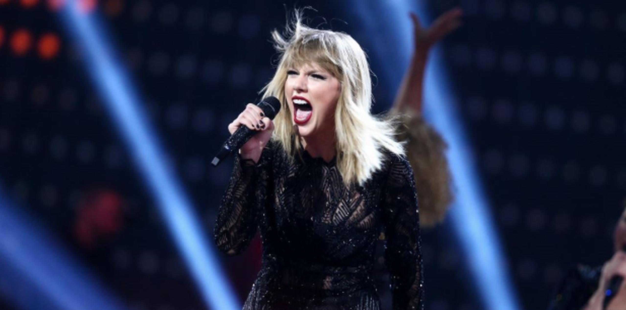 Swift demandó a su vez a Mueller por agresión sexual, estableciendo el juicio civil en el que la cantante testificará en medio de estrictas medidas de seguridad en el tribunal. (AP)