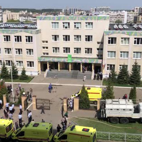 Adolescente causa tragedia en escuela rusa