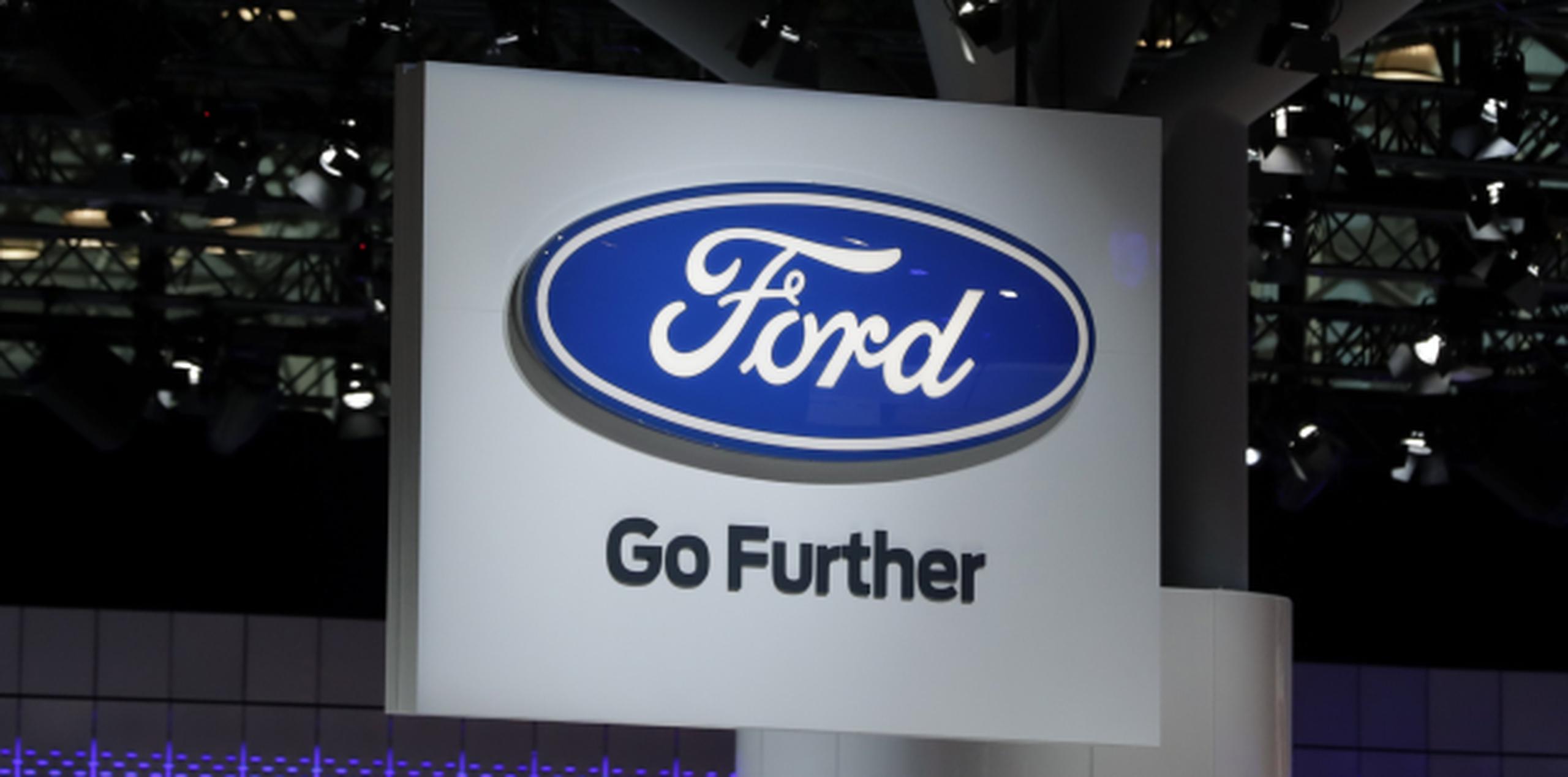 Las acciones de Ford han perdido más de un tercio de su valor desde que Mark Fields se convirtió en director general en 2014. (EFE / EPA / Jason Szenes)