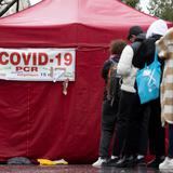 Francia limita aforos y trae de nuevo el teletrabajo para frenar contagios al COVID-19