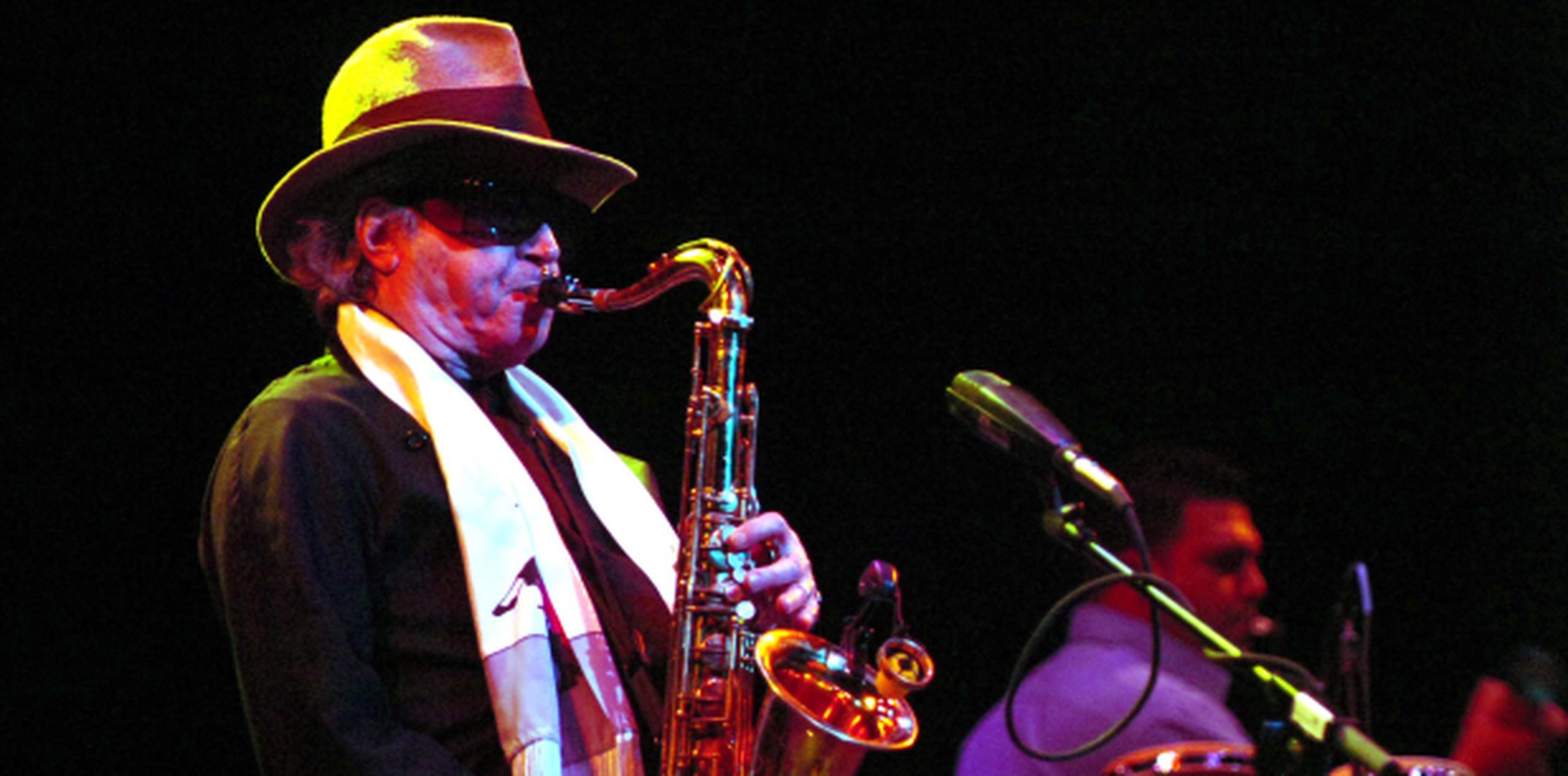 El saxofonista Leonardo "Gato" Barbieri grabó 35 álbumes durante su carrera. (Archivo)