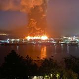 Fuego arrasa con bodega en San Francisco