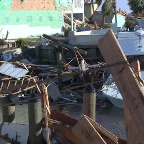Rescatistas buscan víctimas mortales del huracán Michael