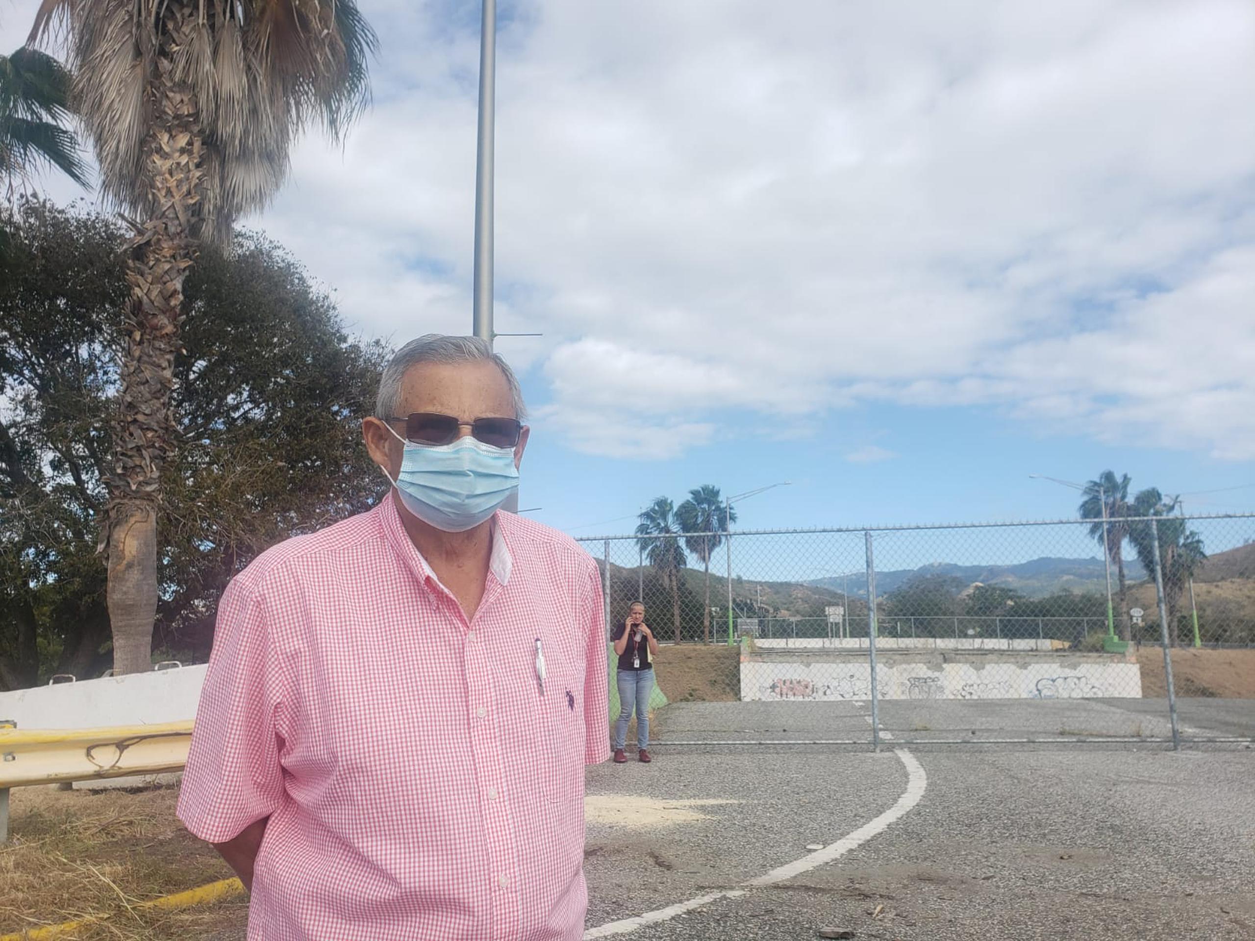 Manuel Rodríguez Rivera, vecino de la comunidad, destacó el estado de aislamiento en que viven los residentes por la falta de acceso.