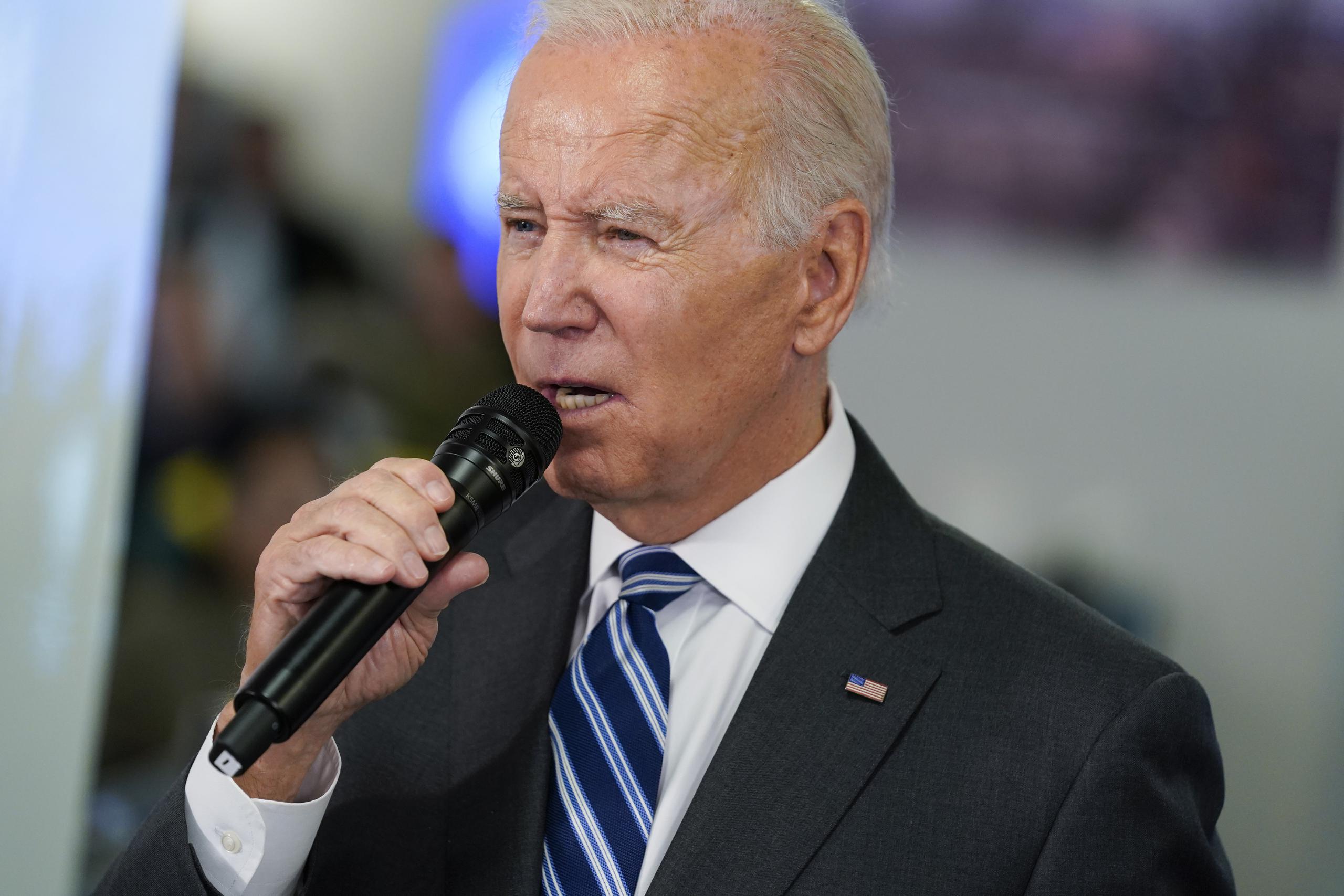 El presidente estadounidense Joe Biden habla sobre el huracán Ian durante una conferencia de prensa en Washington D.C. el 29 de septiembre del 2022.