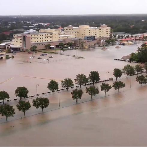 Bajo agua comunidades de Kissimmee en Florida por huracán Ian