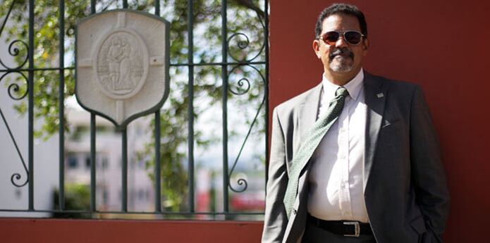 Le sobreviven su madre, Dora Maestre, su esposa, la consultora bancaria Linda Colón y sus tres hijos, Sergio, Rebeca y Ana y tres nietos. (Archivo)