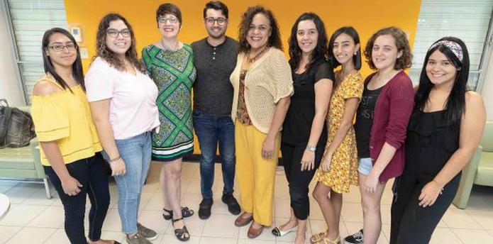 Los alumnos del RUM entrevistaron a vecinos, familiares y desconocidos para desarrollar el proyecto. (Para Primera Hora / Jorge A. Ramírez Portela)