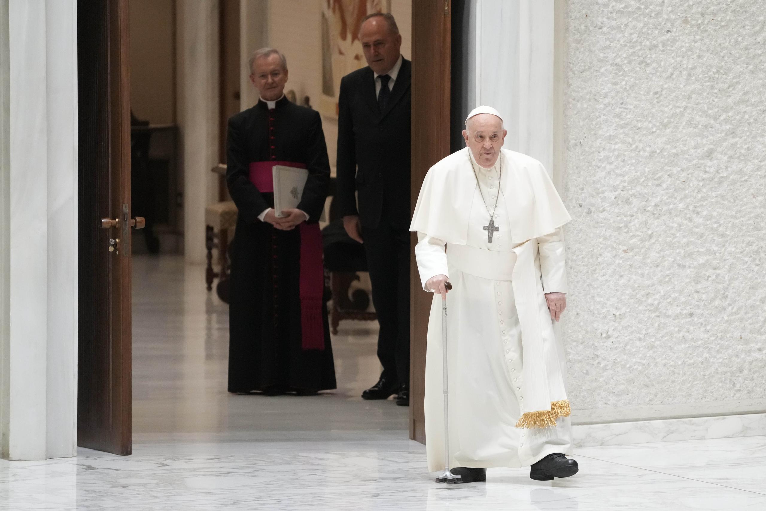 El boletín diario del Vaticano confirmó que Francisco presidirá la larga vigilia en la Basílica de San Pedro.