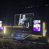 Elton John recuerda a la reina Isabel II en concierto
