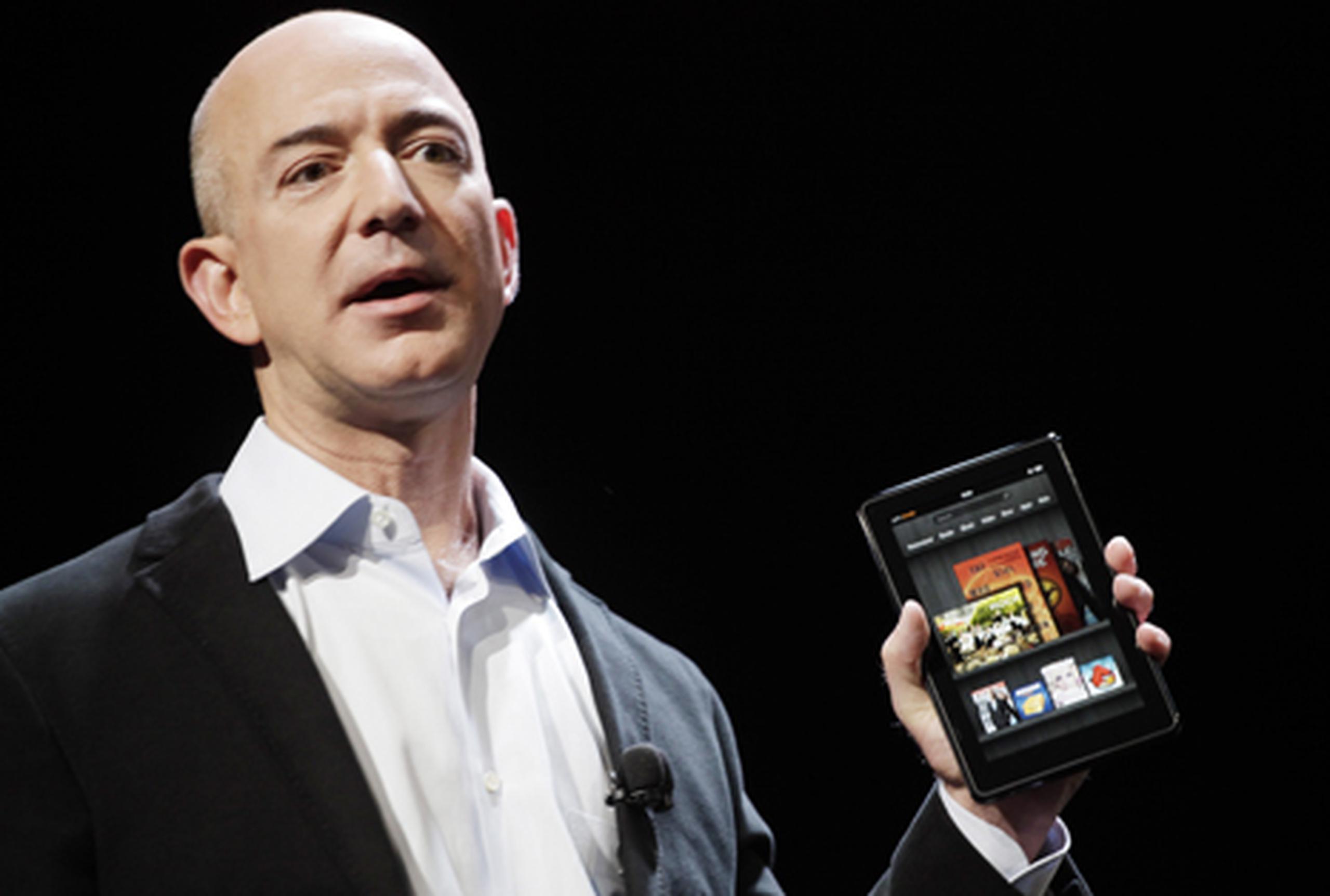 Jeff Bezos, CEO de Amazon.com, introdujo hoy al mercado el Kindle Fire en Nueva York. (AP)