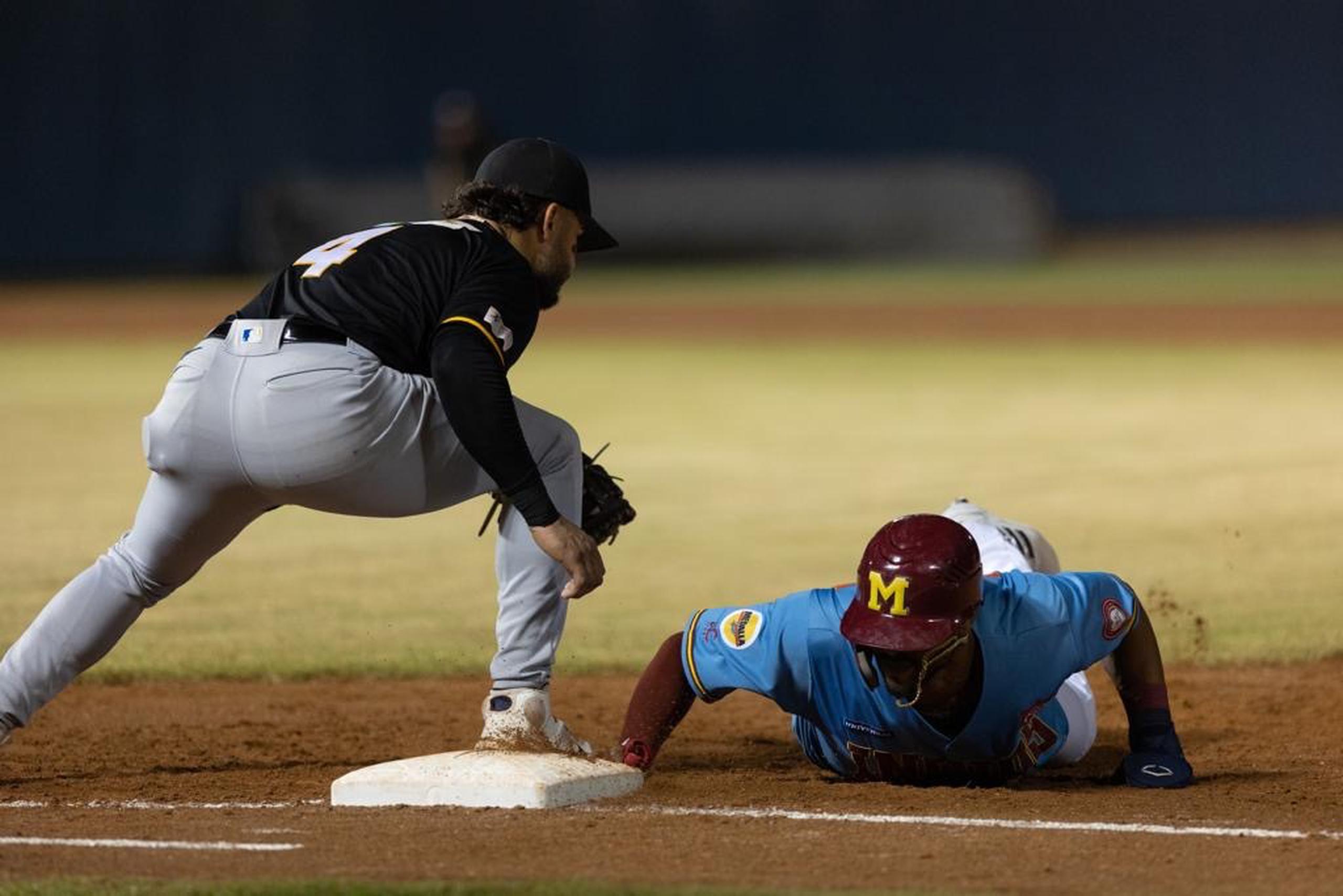 Sexto juego de la serie final de la Liga de Béisbol Profesional Roberto Clemente entre los Indios de Mayagüez y los Gigantes de Carolina, celebrado en el estadios Isidoro "Cholo" García.