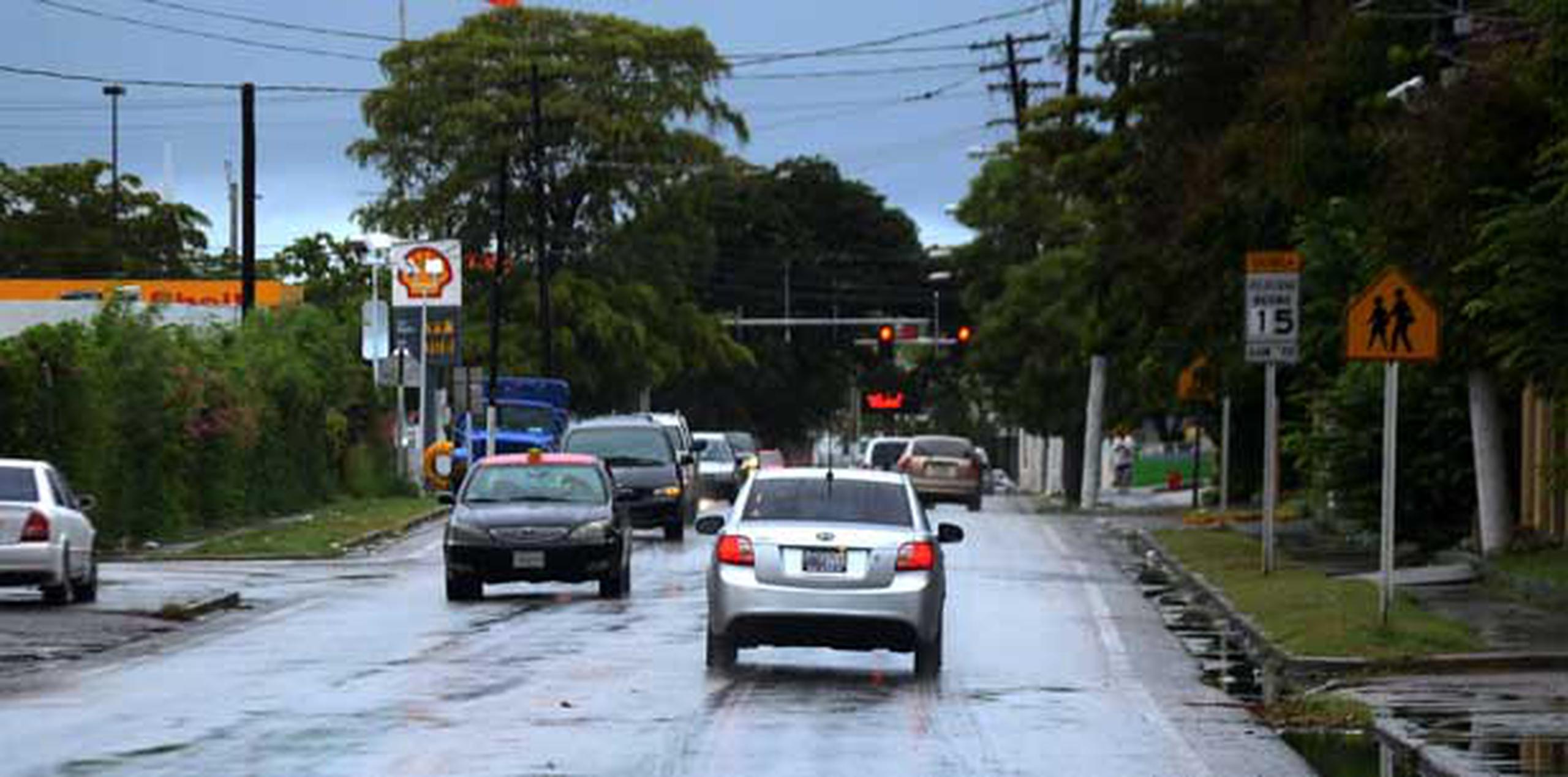El tránsito en Ponce lucía normal en la mañana de hoy. (Edgar Vázquez/GFR Media))
