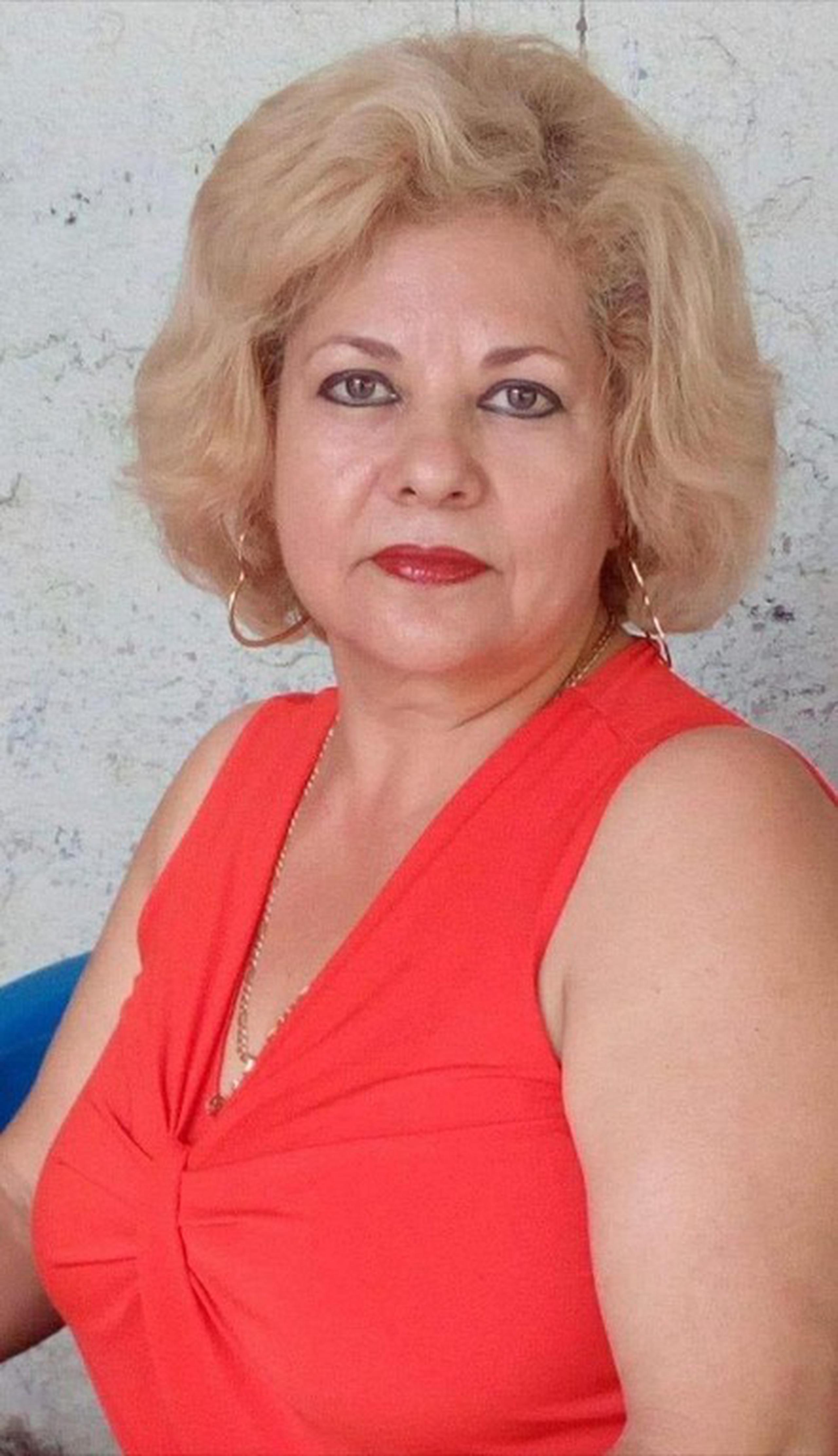 Fotografía cedida por el Negociado Federal de Investigaciones (FBI, en inglés) donde aparece la latina María del Carmen López, de 63 años, que fue secuestrada de una vivienda en Pueblo Nuevo, en el estado mexicano de Colima, el pasado 9 de febrero, según dijo el FBI en un comunicado de prensa. (EFE/FBI /SOLO USO EDITORIAL/NO VENTAS/SOLO DISPONIBLE PARA ILUSTRAR LA NOTICIA QUE ACOMPAÑA/CRÉDITO OBLIGATORIO)