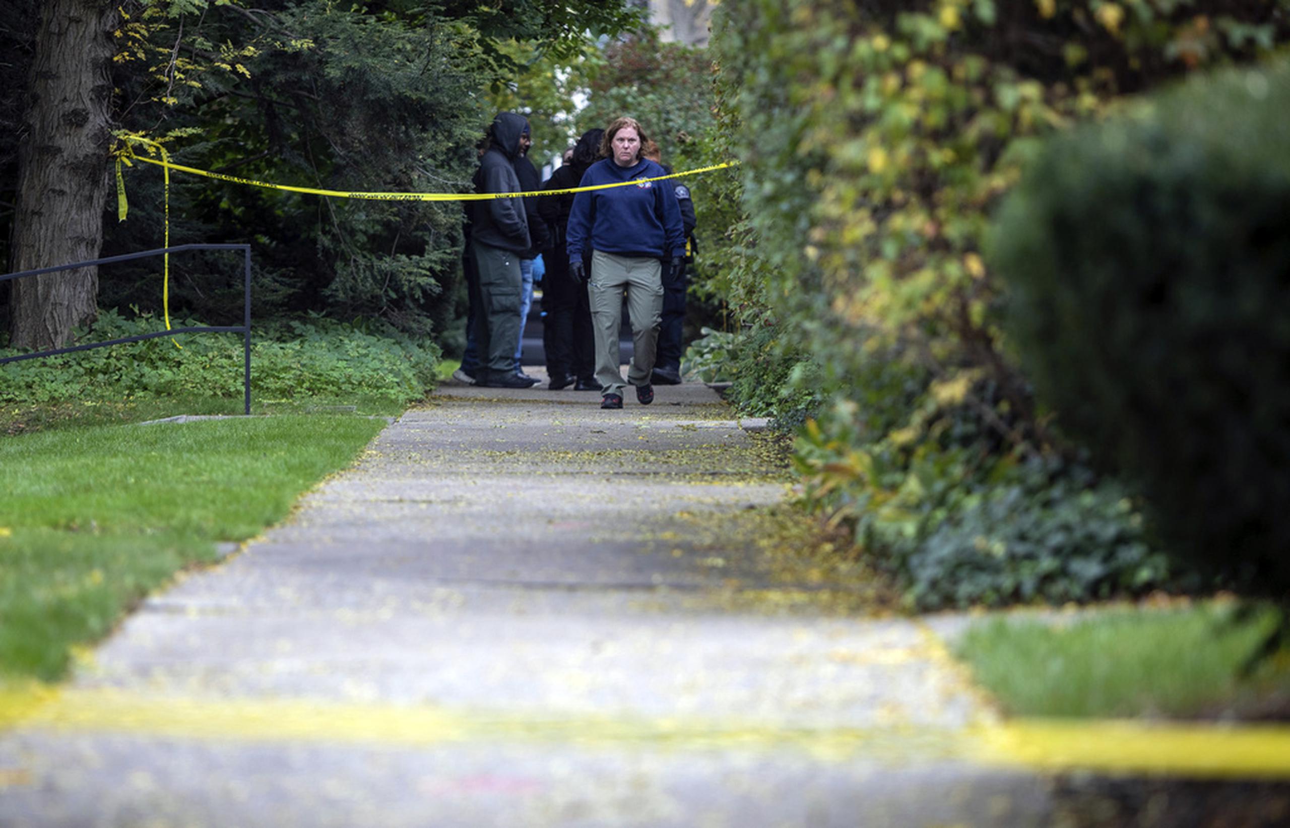 Investigadores trabajan de manera conjunta con el FBI para el análisis de evidencia forense con el fin de establecer una línea de tiempo en torno a la muerte de Samantha Woll.