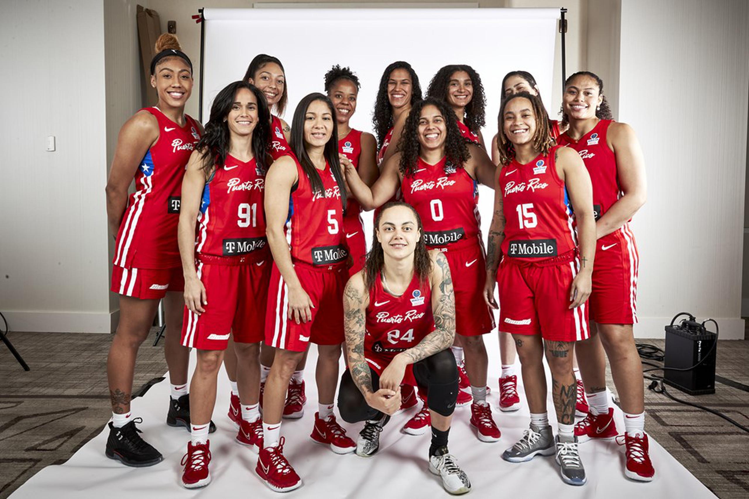 La Selección Nacional de Baloncesto de Puerto Rico posó para fotos previo al inicio del torneo. (FIBA)