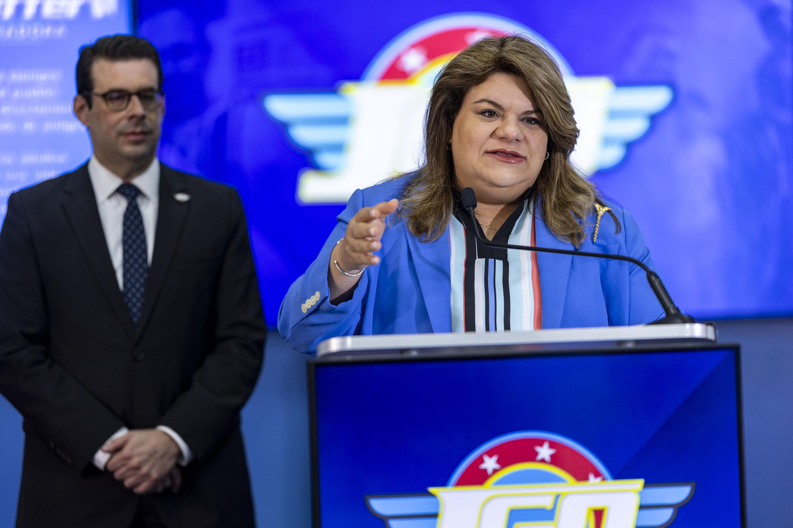 Jenniffer González presentó una parte de su programa de gobierno en una conferencia de prensa realizada en su comité de campaña.